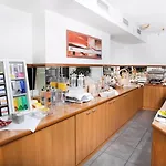 Western Otel 3*
