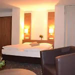 Western 3*