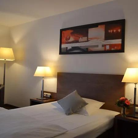 Western Szálloda 3*